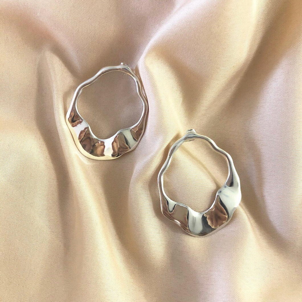 Wave Hoops Earrings S00 - Women - Accessories